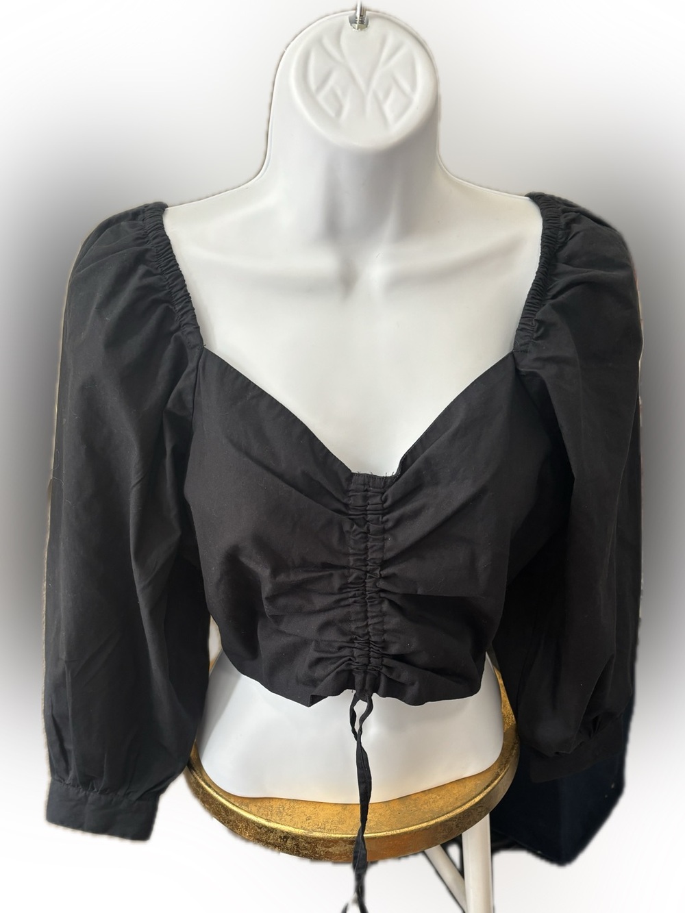 NWOT Levi’s Black Ruched Puff Sleeve Crop Top Small